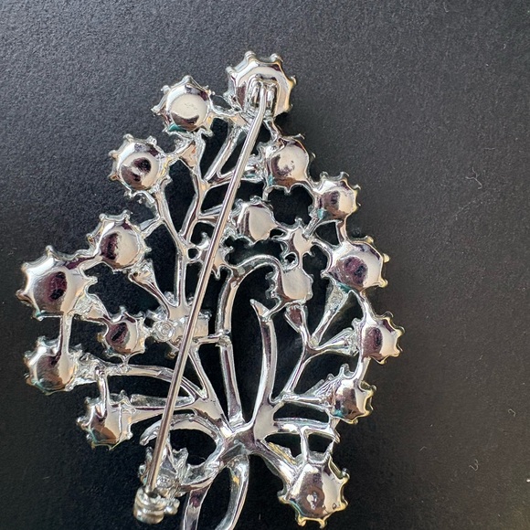 Vintage Coro Aurora Borealis rhinestone necklace and brooch set - Picture 5 of 13